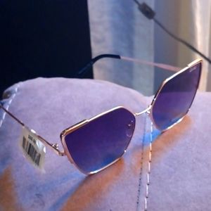 Lady's sun glasses
